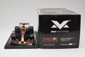 Red Bull RB16B #33 M. Verstappen Belgian GP 2021 Winner Minichamps 1:18 113211333 Vaik - pilt 7/7