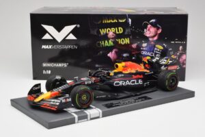 Red Bull RB18 #1 M. Verstappen Japan GP Winner No Figure 2022 Minichamps 1:18 113221801B Metall - pilt 6/7