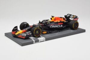 Red Bull RB18 Oracle #1 M. Verstappen Abu Dhabi GP 2022 Winner Minichamps 1:18 113222201 Vaik - pilt 2/7