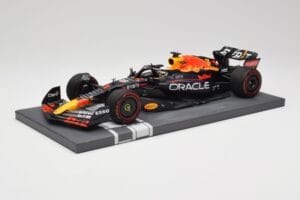 Red Bull RB18 Oracle #1 M. Verstappen Italian GP 2022 Winner Minichamps 1:18 113221601 Vaik - pilt 2/7