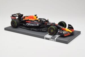 Red Bull RB18 Oracle #1 M. Verstappen Japanese GP 2022 World Champion Minichamps 1:18 113221801 Vaik - pilt 4/7