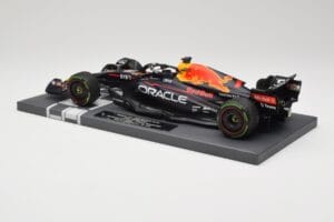 Red Bull RB18 Oracle #1 M. Verstappen Japanese GP 2022 World Champion Minichamps 1:18 113221801 Vaik - pilt 5/7