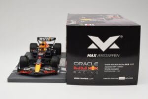 Red Bull RB18 Oracle #1 M. Verstappen Japanese GP 2022 World Champion Minichamps 1:18 113221801 Vaik - pilt 6/7