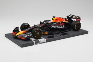 Red Bull RB18 Oracle #1 M. Verstappen US GP 2022 Winner Minichamps 1:18 113221901 Vaik - pilt 2/7