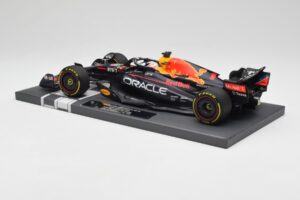 Red Bull RB18 Oracle #1 M. Verstappen US GP 2022 Winner Minichamps 1:18 113221901 Vaik - pilt 5/7