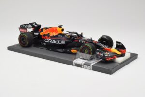 Red Bull RB18 #1 M. Verstappen Emilia Romagna GP 2022 Winner Minichamps 1:18 113220401 Vaik - pilt 4/7