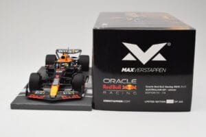 Red Bull RB19 Oracle #1 M. Verstappen Australian GP 2023 Winner Minichamps 1:18 113230301 Vaik - pilt 6/7