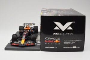 Red Bull RB19 Oracle #1 M. Verstappen Bahrain GP 2023 Winner Minichamps 1:18 113230201 Vaik - pilt 6/7
