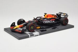 Red Bull RB19 Oracle #1 M. Verstappen British GP 2023 Winner Minichamps 1:18 113231101 Vaik - pilt 2/7