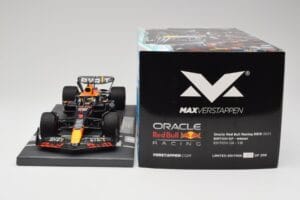 Red Bull RB19 Oracle #1 M. Verstappen British GP 2023 Winner Minichamps 1:18 113231101 Vaik - pilt 6/7