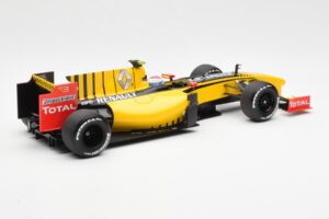 Renault F1 Team R30 #11 V. Petrov Showcar F1 2010 Minichamps 1:18 150100082 Metall - pilt 2/6