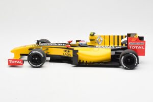 Renault F1 Team R30 #11 V. Petrov Showcar F1 2010 Minichamps 1:18 150100082 Metall - pilt 3/6