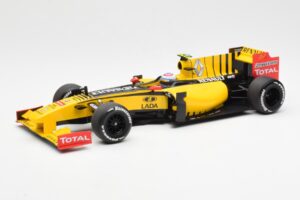Renault F1 Team R30 #11 V. Petrov Showcar F1 2010 Minichamps 1:18 150100082 Metall