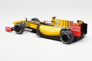 Renault F1 Team R30 #11 V. Petrov Showcar F1 2010 Minichamps 1:18 150100082 Metall - pilt 5/6
