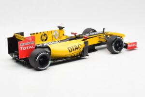 Renault R30 R. Kubica / V. Petrov F1 Showcar 2010 Minichamps 1:18 7711428831 Metall - pilt 2/6