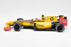 Renault R30 R. Kubica / V. Petrov F1 Showcar 2010 Minichamps 1:18 7711428831 Metall - pilt 3/6