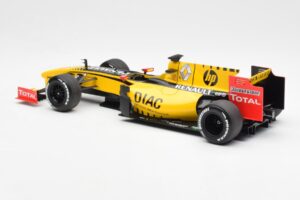 Renault R30 R. Kubica / V. Petrov F1 Showcar 2010 Minichamps 1:18 7711428831 Metall - pilt 5/6