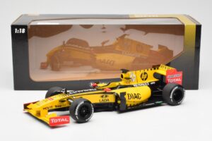 Renault R30 R. Kubica / V. Petrov F1 Showcar 2010 Minichamps 1:18 7711428831 Metall - pilt 6/6