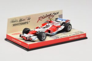 Toyota TF107 #12 J. Trulli Showcar 2007 Minichamps 1:43 403070082 Metall - pilt 2/5