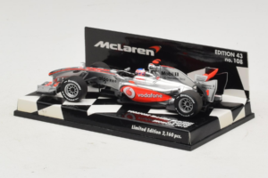 Vodafone McLaren Mercedes MP4-25 J. Button F1 Showcar 2010 Minichamps 1:43 530104371 Metall - pilt 3/5