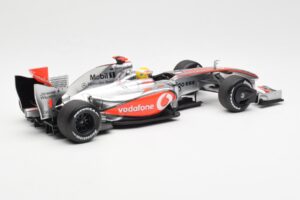 McLaren MP4-24 #1 L. Hamilton 2009 Dealer Edition Minichamps 1:18 503091801 Metall - pilt 2/6