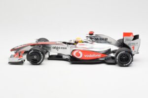 McLaren MP4-24 #1 L. Hamilton 2009 Dealer Edition Minichamps 1:18 503091801 Metall - pilt 3/6