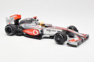 McLaren MP4-24 #1 L. Hamilton 2009 Dealer Edition Minichamps 1:18 503091801 Metall - pilt 4/6