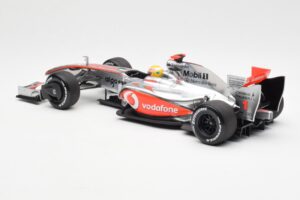 McLaren MP4-24 #1 L. Hamilton 2009 Dealer Edition Minichamps 1:18 503091801 Metall - pilt 5/6