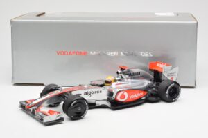 McLaren MP4-24 #1 L. Hamilton 2009 Dealer Edition Minichamps 1:18 503091801 Metall - pilt 6/6