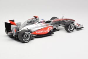 McLaren MP4-25 Vodafone #1 J. Button F1 2010 Minichamps 1:18 530101871-R1 Metall - pilt 2/7