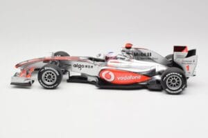 McLaren MP4-25 Vodafone #1 J. Button F1 2010 Minichamps 1:18 530101871-R1 Metall - pilt 3/7