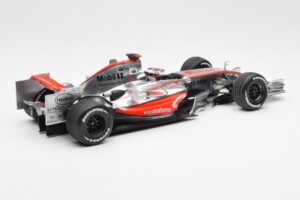 McLaren MP4-22 Mercedes #1 F. Alonso Presentation Valencia 2007 Minichamps 1:18 538071871 Metall - pilt 2/6