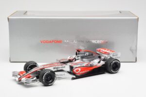 McLaren MP4-22 Mercedes #1 F. Alonso Presentation Valencia 2007 Minichamps 1:18 538071871 Metall - pilt 6/6