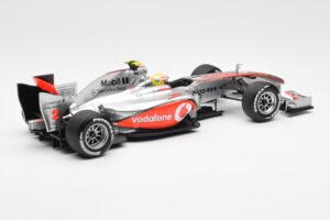 Vodafone McLaren Mercedes MP4-25 #3 L. Hamilton F1 Showcar 2010 Minichamps 1:18 530101872 Metall - pilt 2/6