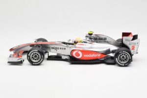 Vodafone McLaren Mercedes MP4-25 #3 L. Hamilton F1 Showcar 2010 Minichamps 1:18 530101872 Metall - pilt 3/6
