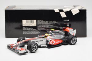 Vodafone McLaren Mercedes MP4-25 #3 L. Hamilton F1 Showcar 2010 Minichamps 1:18 530101872 Metall - pilt 6/6