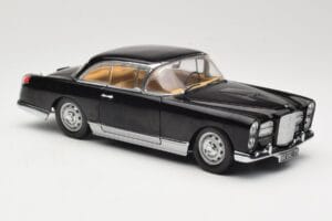 Facel Vega HK500 Must Sun Star 1:18 3751 Metall - pilt 6/8