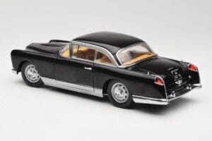 Facel Vega HK500 Must Sun Star 1:18 3751 Metall - pilt 7/8