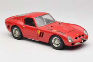 Ferrari 250 GTO Punane Bburago 1:18 B003 Metall - pilt 6/8