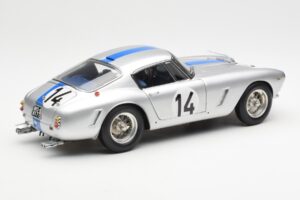 Ferrari 250 GT SWB #14 P. Noblet / J. Guichet Team Noblet 3rd Place 24 Hours of Le Mans 1961 CMC 1:18 M-079 Metall - pilt 2/6