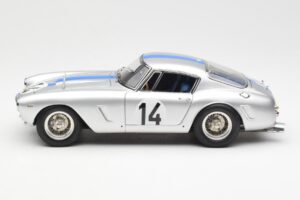 Ferrari 250 GT SWB #14 P. Noblet / J. Guichet Team Noblet 3rd Place 24 Hours of Le Mans 1961 CMC 1:18 M-079 Metall - pilt 3/6