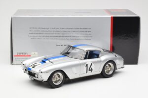 Ferrari 250 GT SWB #14 P. Noblet / J. Guichet Team Noblet 3rd Place 24 Hours of Le Mans 1961 CMC 1:18 M-079 Metall - pilt 6/6