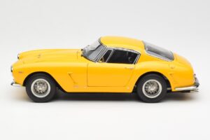 Ferrari 250 GT SWB Kollane CMC 1:18 M-054 Metall - pilt 3/6