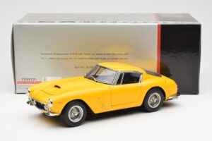 Ferrari 250 GT SWB Kollane CMC 1:18 M-054 Metall - pilt 6/6