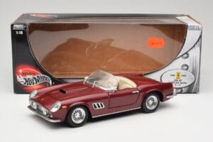 Ferrari 250 GT California Spider LWB Tumepunane Hot Wheels 1:18 25727 Metall - pilt 8/8