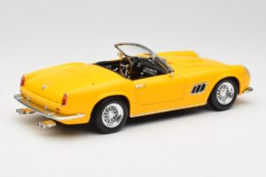 Ferrari 250 GT California Spider Kollane Hot Wheels 1:18 23905 Metall - pilt 3/8