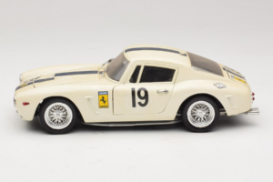 Ferrari 250 GT SWB Berlinette #19 Tour de France Automobile 1961 Eagles Race 1:18 6500 Metall - pilt 4/8