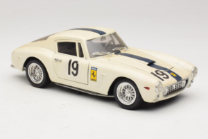 Ferrari 250 GT SWB Berlinette #19 Tour de France Automobile 1961 Eagles Race 1:18 6500 Metall - pilt 6/8