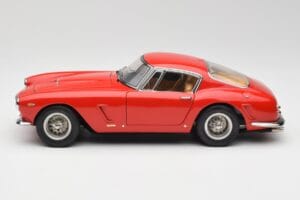 Ferrari 250 GT SWB Punane CMC 1:18 M-046 Metall - pilt 3/6