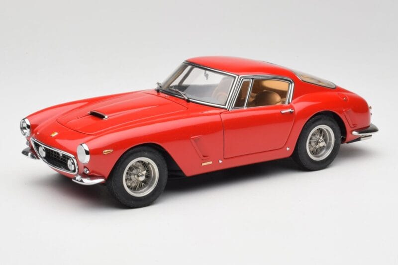 Ferrari 250 GT SWB Punane CMC 1:18 M-046 Metall